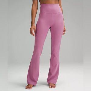 NWOT LULULEMON Groove Super-High-Rise Flared Pant Nulu Regular